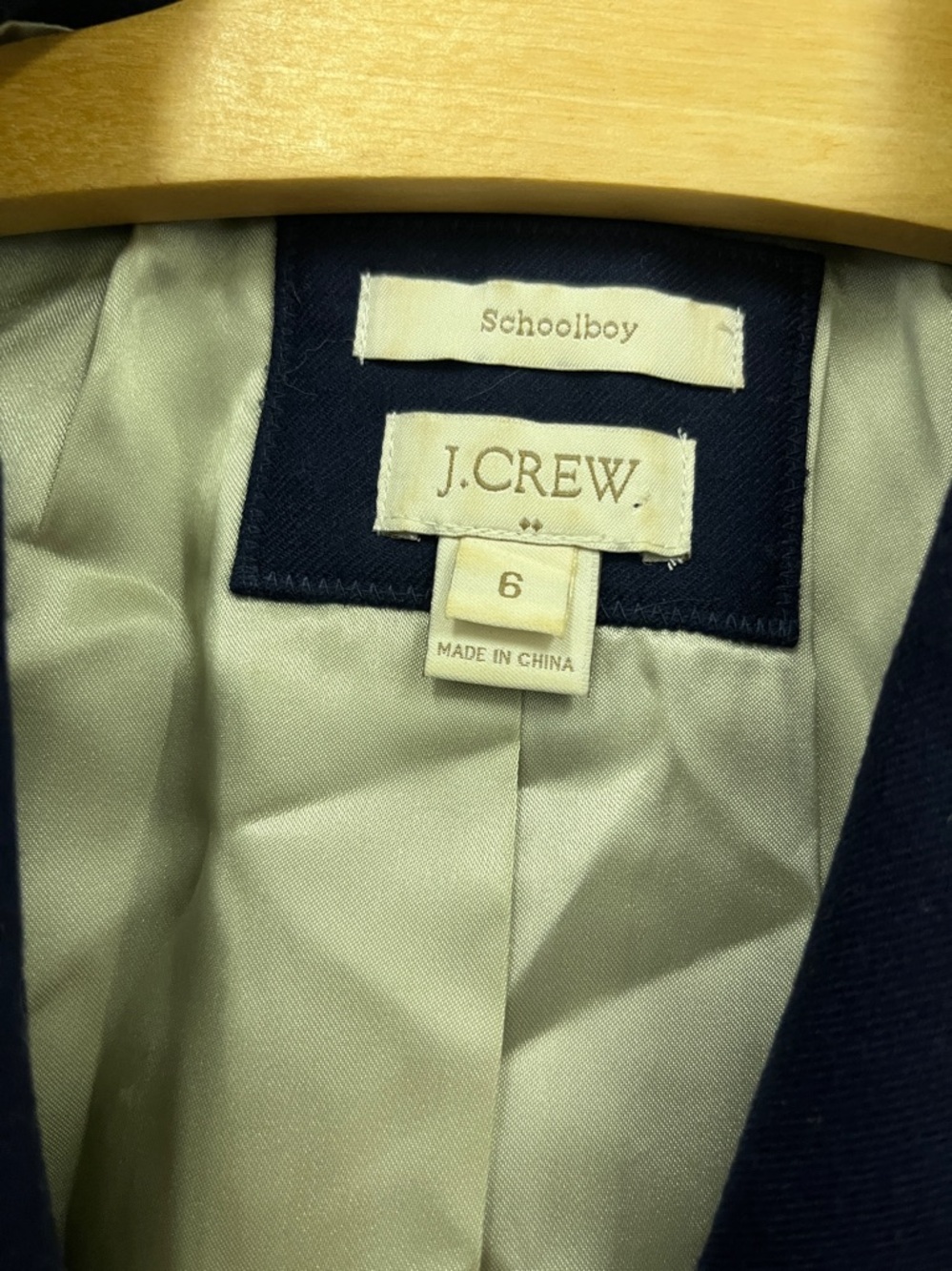 J. Crew Schoolboy Wool blend  Navy Blazer with Gold Buttons size 6 - Picture 3 of 5